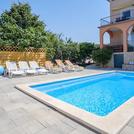 Apartment Es *