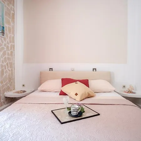 Es Apartment *