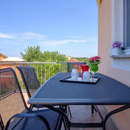 Es Apartment *