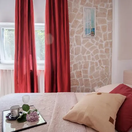 Apartment Es *